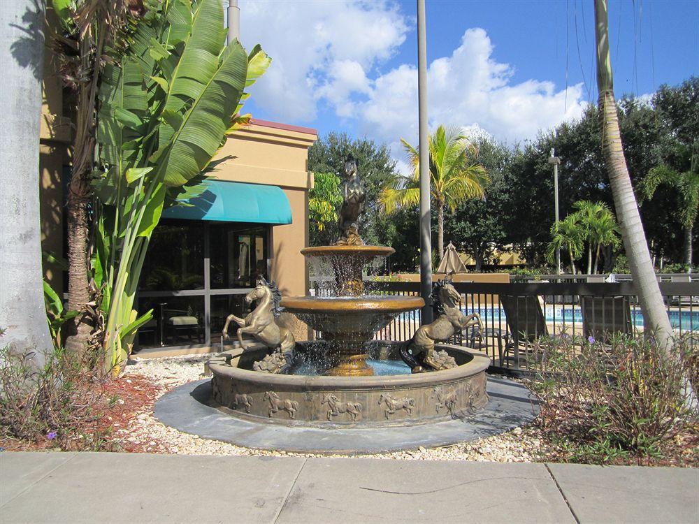 Hampton Inn Fort Myers-Airport & I-75 Exterior foto